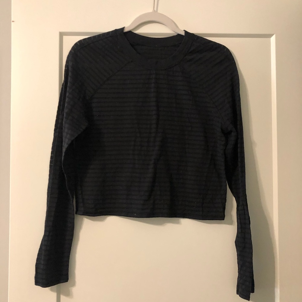 Long sleeve lululemon crop shirt